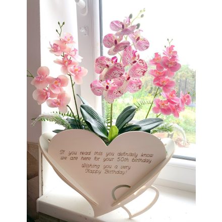 Egyedi szíves ajándék élethű orchideával