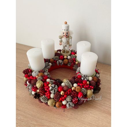 Diótörős adventi koszorú termésekkel
