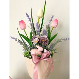 Nyuszis, tulipános asztaldísz